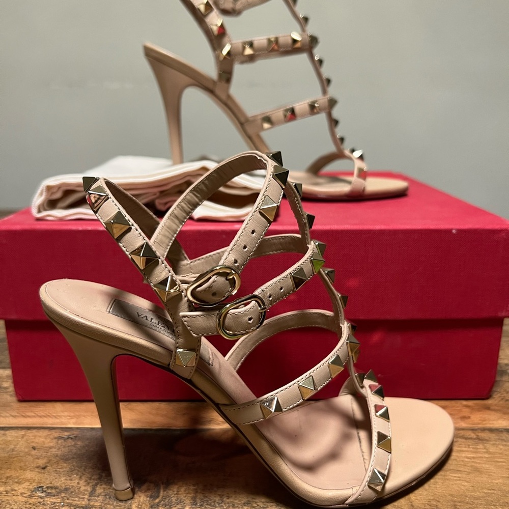 Valentino Garavani Rockstud Caged Leather High-Heel Sandal